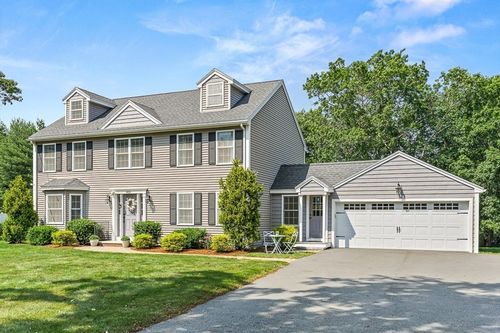 415 Lowell St, Lynnfield, MA, 01940-1646 | Card Image