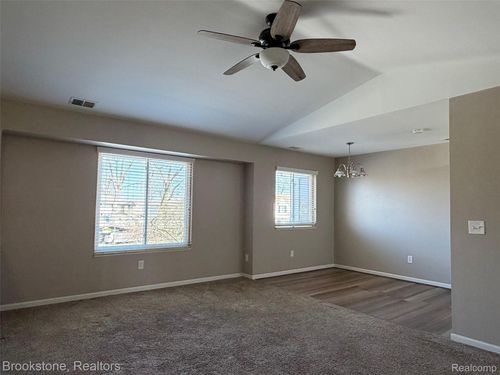 17408 Utica Oaks Ln, Roseville, MI, 48066-7733 | Card Image