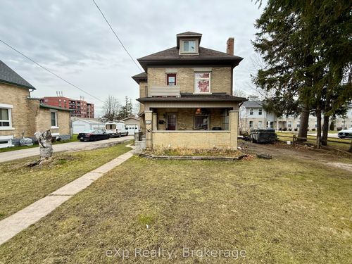 {{alt}} | Card Image