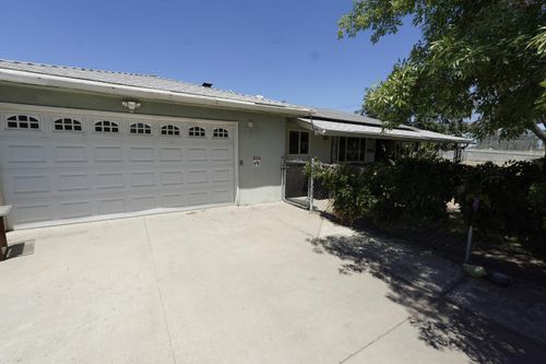 735 N Winery Avenue, Fresno, CA, 93727 | Card Image