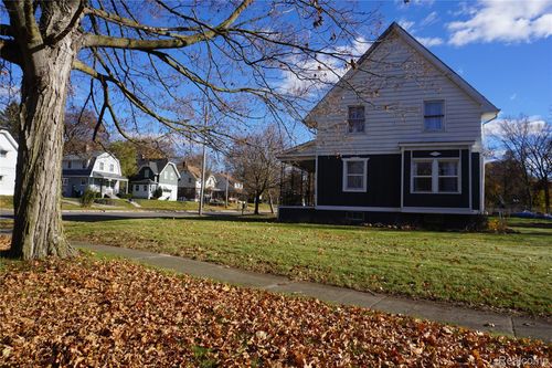 971 N Chevrolet Ave, Flint, MI, 48504-4636 | Card Image