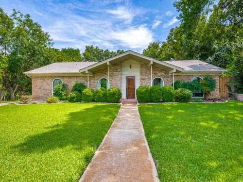 620 Donna Ln, Bedford, TX, 76022-6604 | Card Image