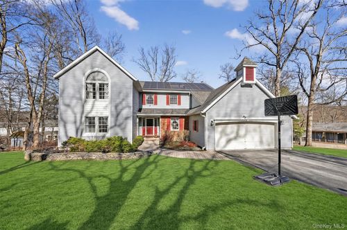 22 Dogwood Dr, Central Valley, NY, 10917-3220 | Card Image