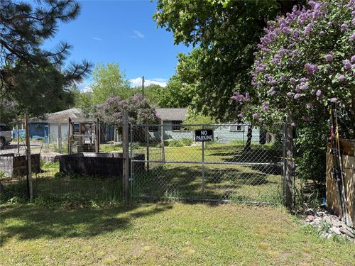 2207 Wylie Ave, Missoula, MT, 59802-3533 | Card Image
