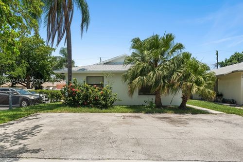 19 Se 4th Ter, Dania Beach, FL, 33004-4135 | Card Image