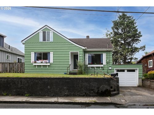 811 12th Ave, Seaside, OR, 97138 | Card Image