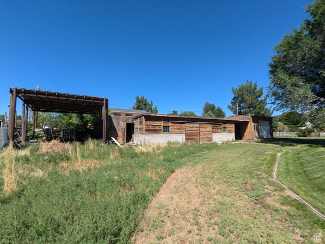 Exterior space with an outbuilding and an exterior structure | Image 31