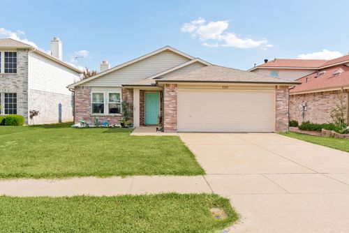 5357 Kingsknowe Pkwy, Fort Worth, TX, 76135-1403 | Card Image