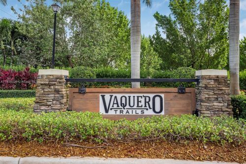 12125 Vaquero Trails Dr, Davie, FL, 33325-6944 | Card Image