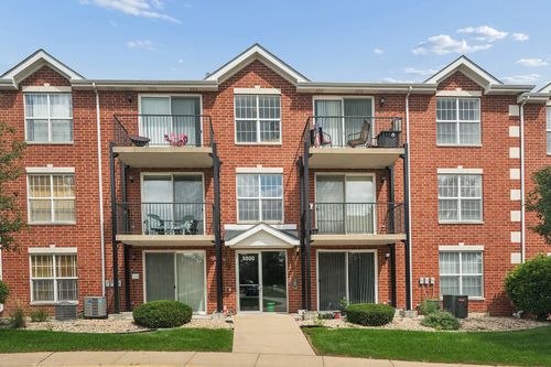 1w-9800 Liberty Cir, Orland Park, IL, 60467-5555 | Card Image