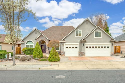 875 St Andrews Way, Eagle Point, OR, 97524-9027 | Card Image