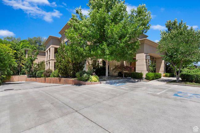 APT-204 - 1706 E Murray Holladay Rd, Condo with 2 bedrooms, 2 bathrooms and 2 parking in Holladay UT | Image 27
