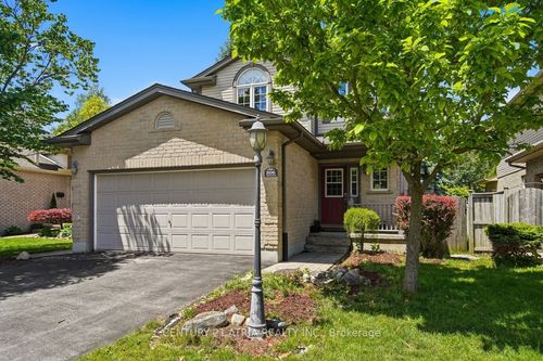 806 Marigold St, London, ON, N5X4J3 | Card Image