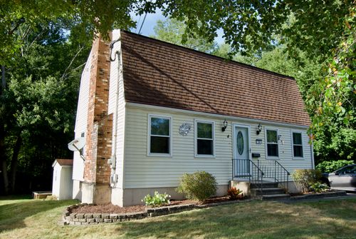 334 W Washington St, Bristol, CT, 06010-5369 | Card Image
