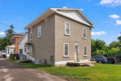 7 Isabella St, Pembroke, ON, K8A5S4 | Card Image