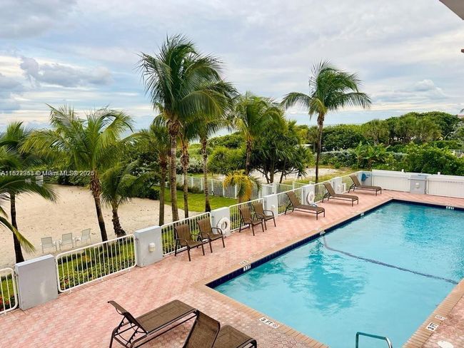 APT-705 - 9341 Collins Ave, Condo with 2 bedrooms, 2 bathrooms and null parking in Surfside FL | Image 23