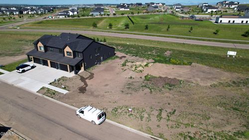 4330 Kites Ln, Bismarck, ND, 58503-5402 | Card Image