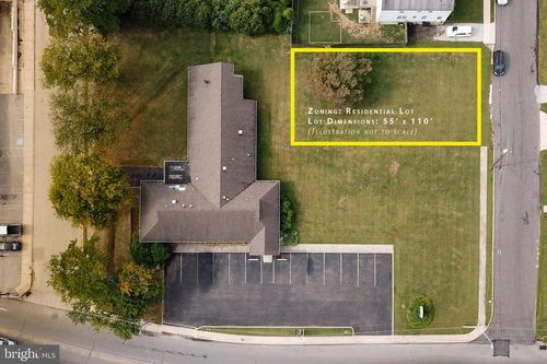 1828 5th Ave, FOLSOM, PA, 19033-1205 | Card Image