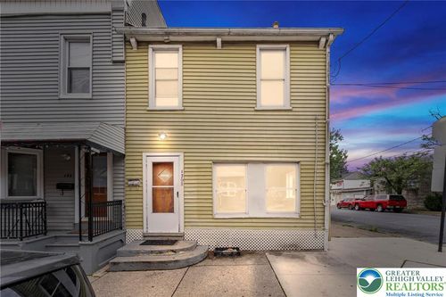 136 W Turner St, Allentown, PA, 18102-5328 | Card Image