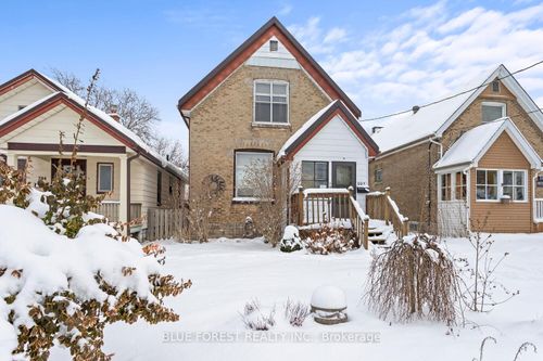 {{alt}} | Card Image