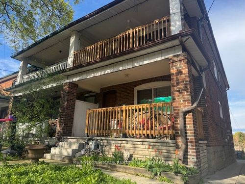 127 Robina Ave, York, ON, M6C3Y8 | Card Image