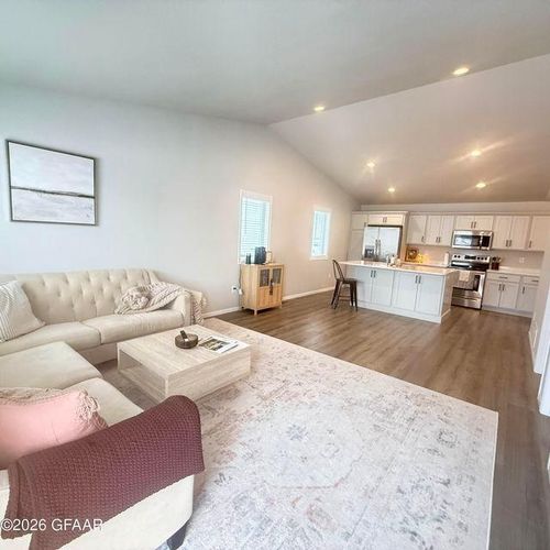 1270 Rachel Dr W, West Fargo, ND, 58078-2954 | Card Image