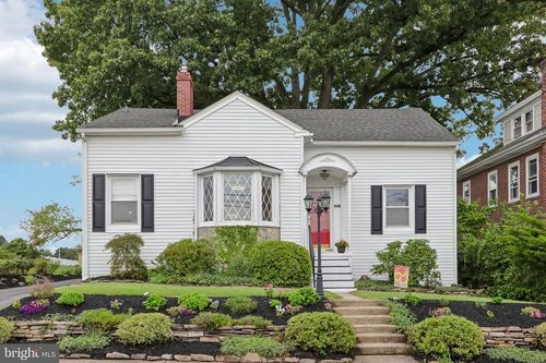 427 Franklin Ave, PHOENIXVILLE, PA, 19460-3105 | Card Image