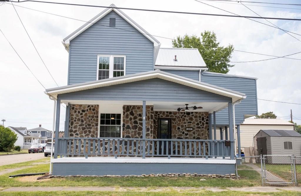 9th St, Moundsville, WV 26041