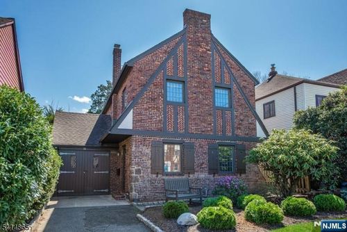 31 Windsor Rd, Clifton, NJ, 07012-2010 | Card Image