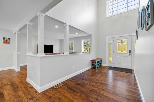 6 Stanton Ln, Preston, CT, 06365-8028 | Card Image