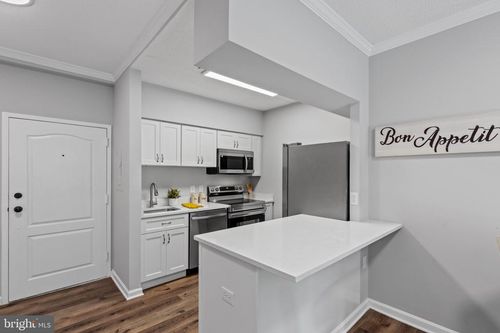 apt-108-1211 S Eads St, ARLINGTON, VA, 22202-2886 | Card Image