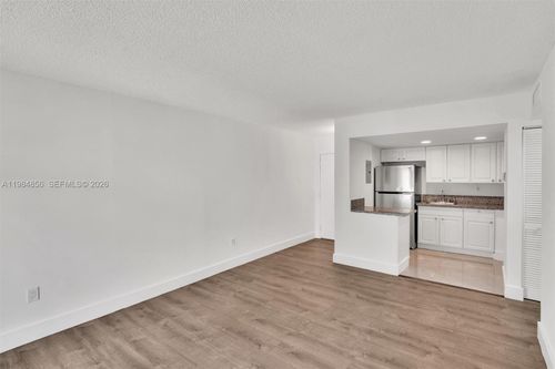 apt-306-4325 Nw South Tamiami Canal Dr, Miami, FL, 33126-1423 | Card Image