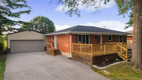 2321 Crums Ln, Jeffersonville, IN, 47130-9509 | Card Image