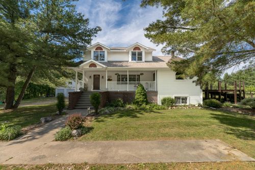 361 4th St, Plainwell, MI, 49080-9547 | Card Image
