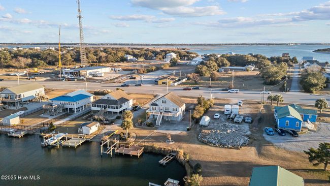 407 Cedar Point Blvd, House other with 3 bedrooms, 3 bathrooms and null parking in Cedar Point NC | Image 36
