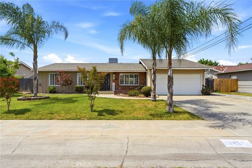 1237 S Clover St, Visalia, CA, 93277-4293 | Card Image