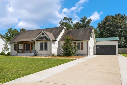 913 Indian Springs Cir, Manchester, TN, 37355-8470 | Card Image