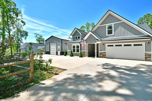 197 Falling Creek Rd, Spartanburg, SC, 29301-5056 | Card Image