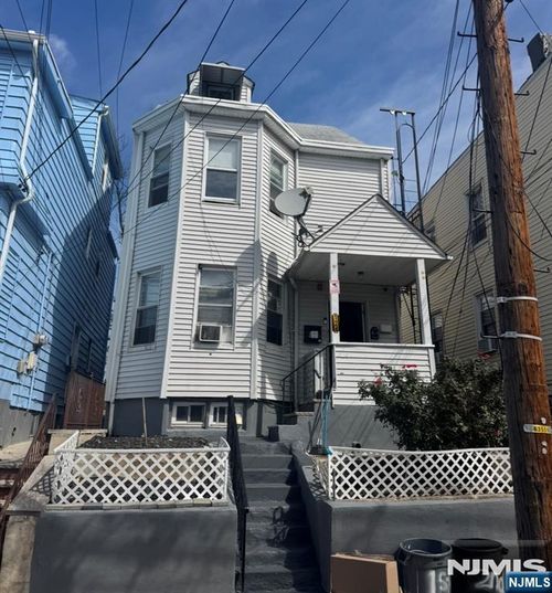 124 Albion Ave, Paterson, NJ, 07502-1926 | Card Image