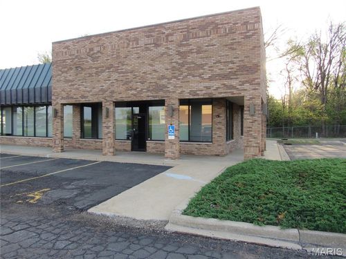 a-235 E Center Dr, Alton, IL, 62002-5931 | Card Image