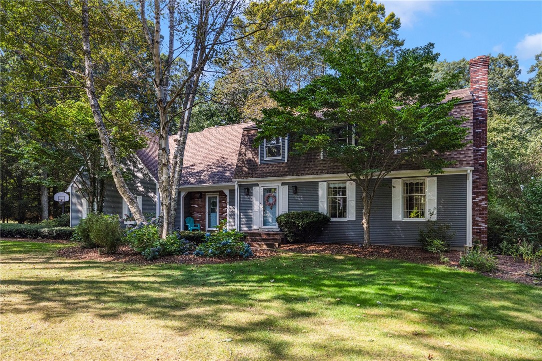 Beechwood Dr, Cranston, RI 02921