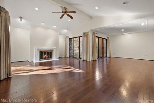 30705 River Crossing St, Bingham Farms, MI, 48025-4654 | Card Image