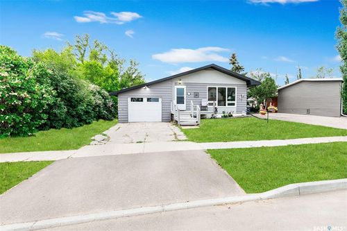 317 Saskatchewan Ave, Kerrobert, SK, S0L1R0 | Card Image