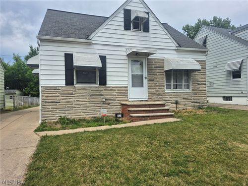 14211 Tabor Ave, Maple Heights, OH, 44137-3829 | Card Image