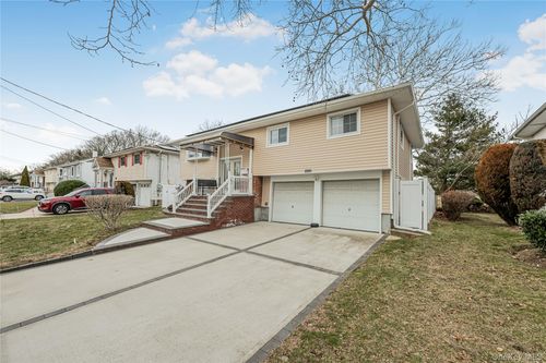 1008 Wood Park Dr, North Baldwin, NY, 11510-1236 | Card Image