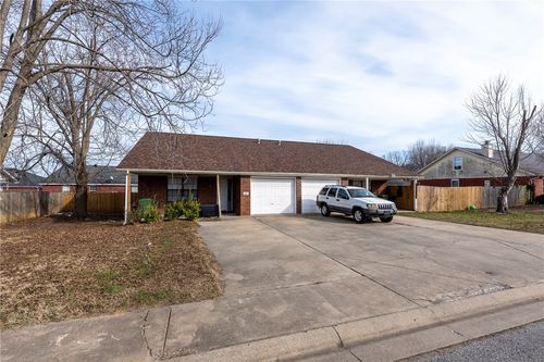 2011 & 2013 S G Street, Rogers, AR, 72758 | Card Image