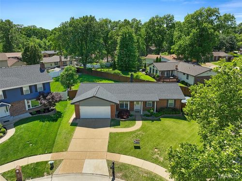 5859 Hunterbrook Ct, Oakville, MO, 63129-4824 | Card Image