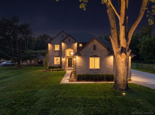 49309 Bayshore Dr, Chesterfield, MI, 48047-3453 | Card Image