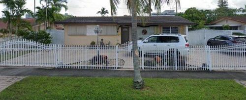 900 W 50th Pl, Hialeah, FL, 33012-3422 | Card Image