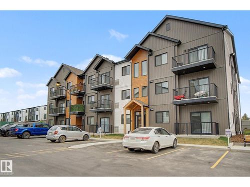 9215 228 St Nw, Edmonton, AB, T5T4T1 | Card Image